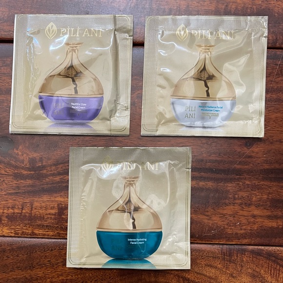 Pili Ani Makeup Pouch + 3 samples - Picture 3 of 3